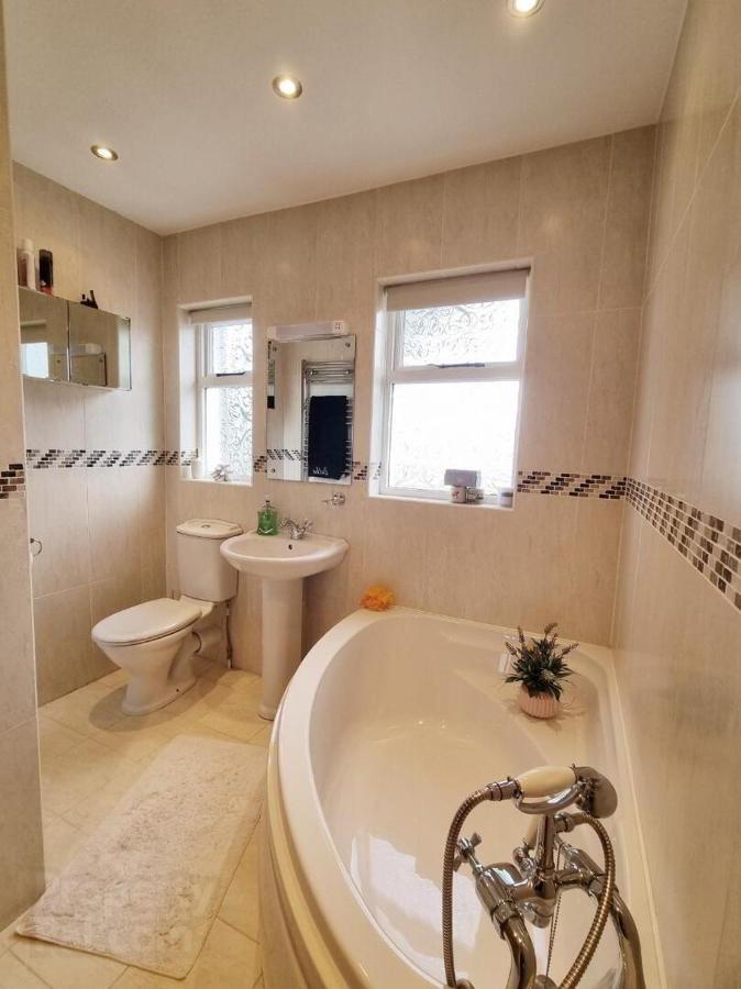 - The Holly Tree House - Villa Bushmills Luaran gambar